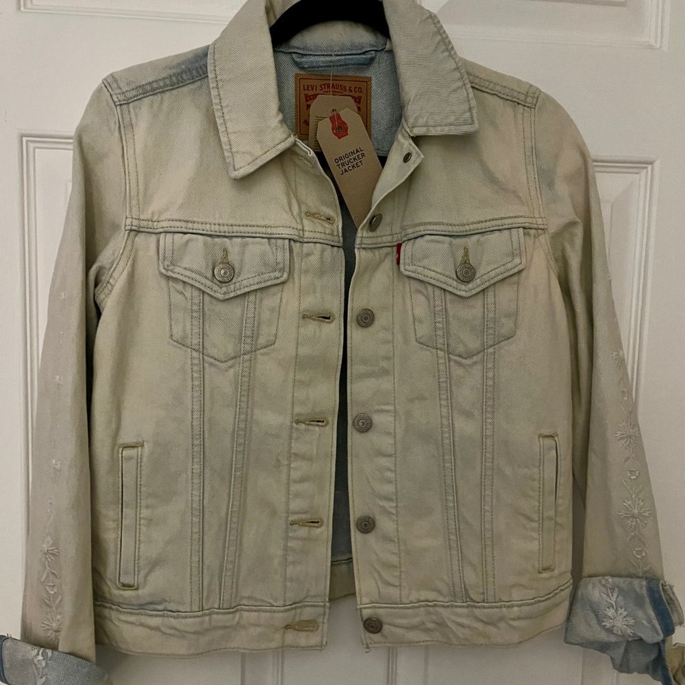 NWT Levi's Original Trucker Denim Jacket Off White Size Women S